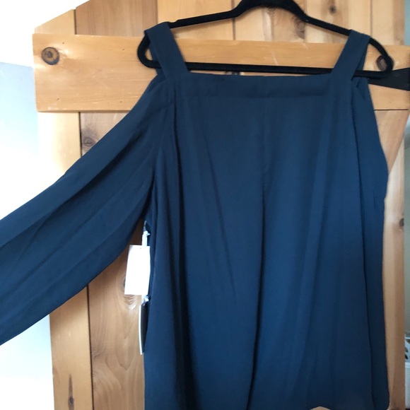1. State XL dark green cold shoulder blouse - Picture 3 of 3